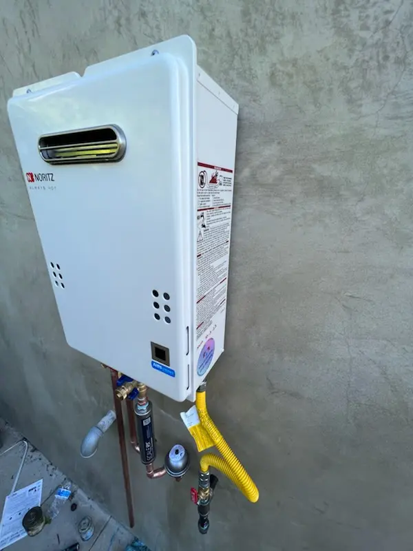 Tankless water heater installation for Valencia Hill homes
